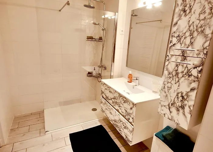 Apartment F4 Avec Jardin A Deux Pas De La